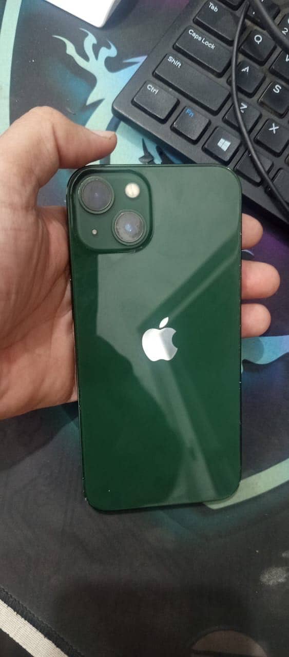 Apple iPhone 13 4