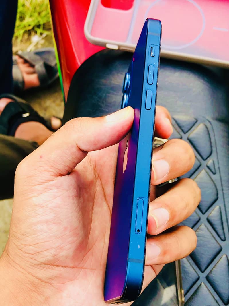 Apple iPhone 12 0
