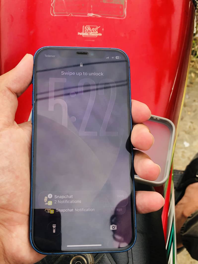Apple iPhone 12 1