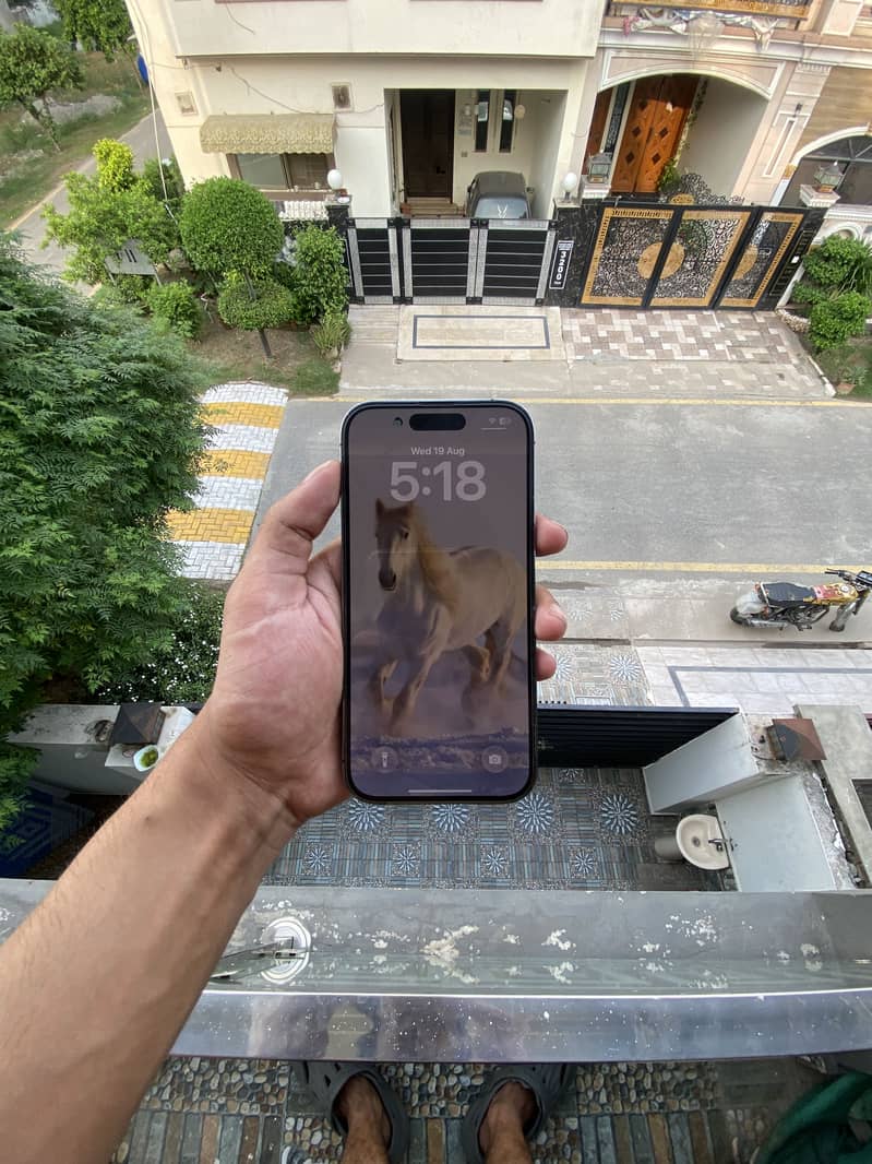 Apple iPhone 14 Pro 1