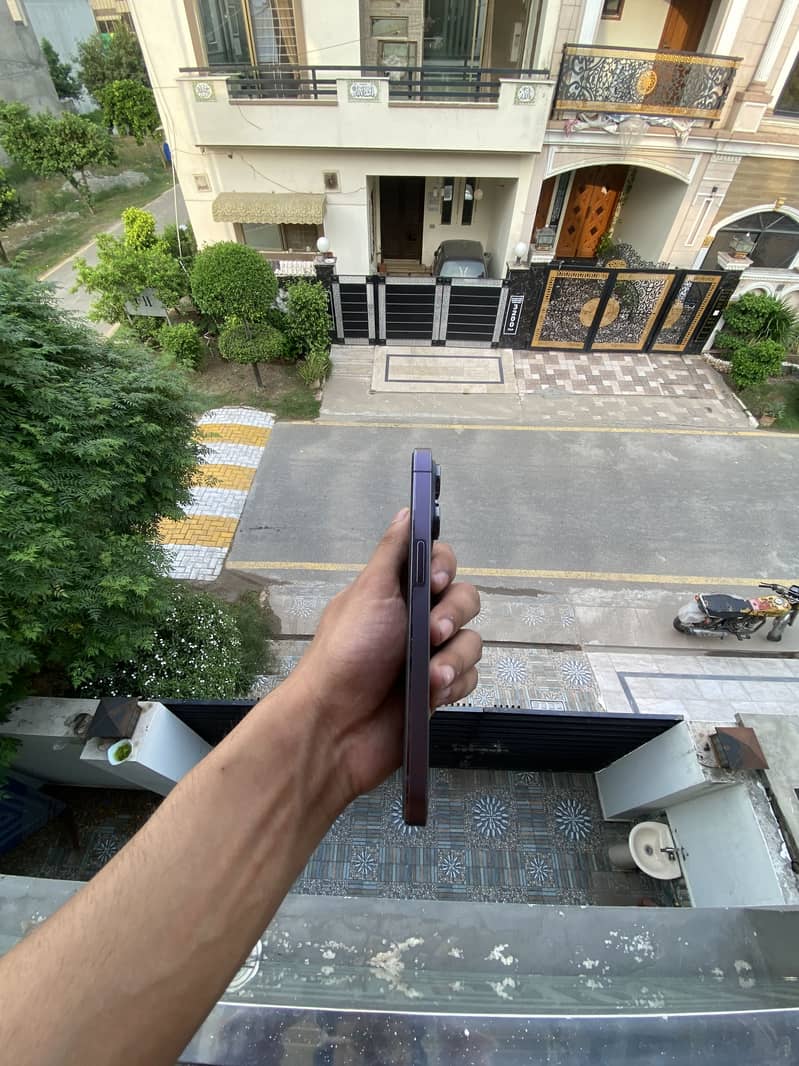 Apple iPhone 14 Pro 2