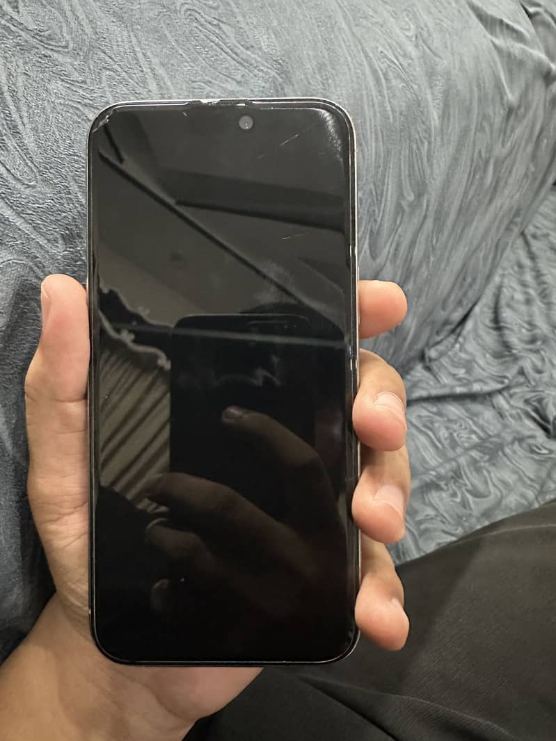 Apple iPhone 15 Pro Max 4