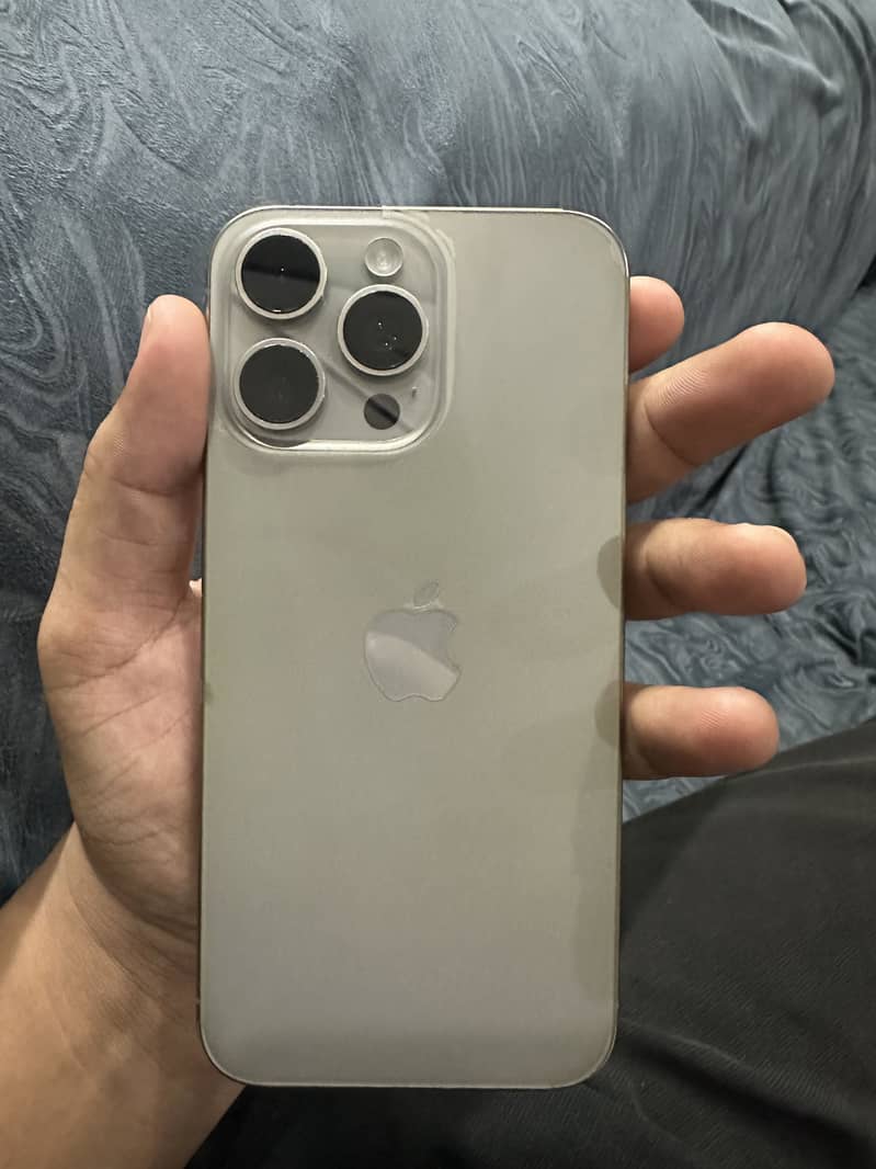 Apple iPhone 15 Pro Max 5