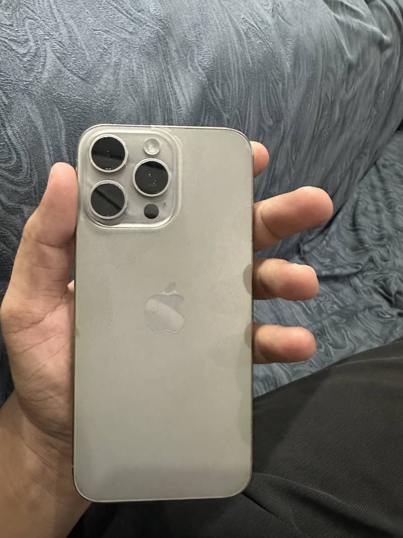 Apple iPhone 15 Pro Max 8