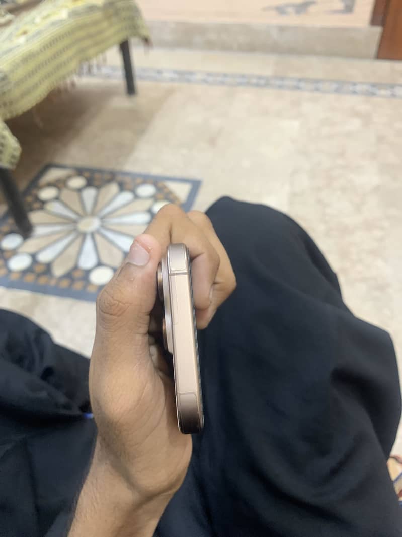 Apple iPhone 16 Pro 5