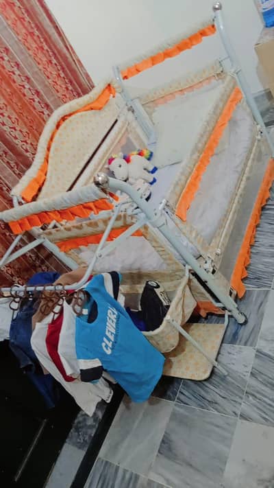 baby cot