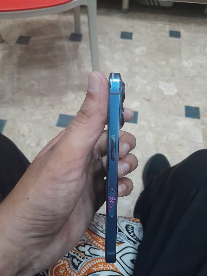 Apple iPhone 13 Pro 3