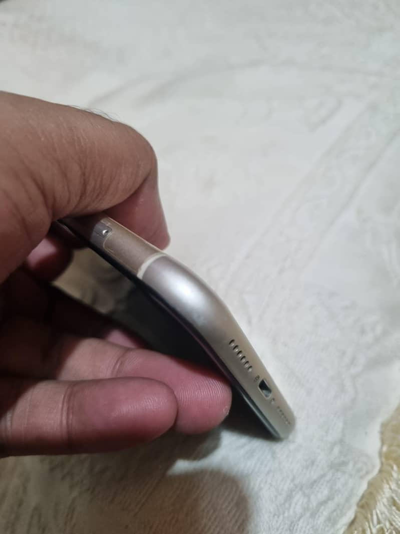 Apple iPhone 11 7