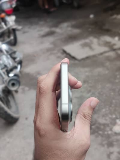 Apple iPhone 15 Pro