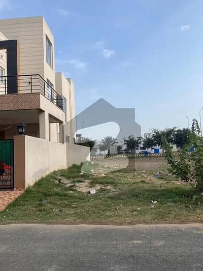 1 Kanal Top Location Plot For Sale Sector Y