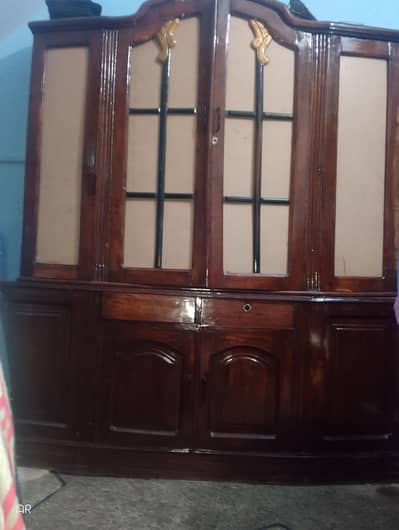 Wooden Showcase / Crockery Cabinet – Strong & Stylish