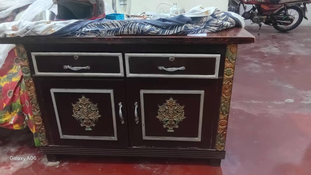 iron table 0