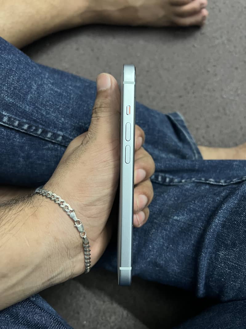 Apple iPhone 15 2