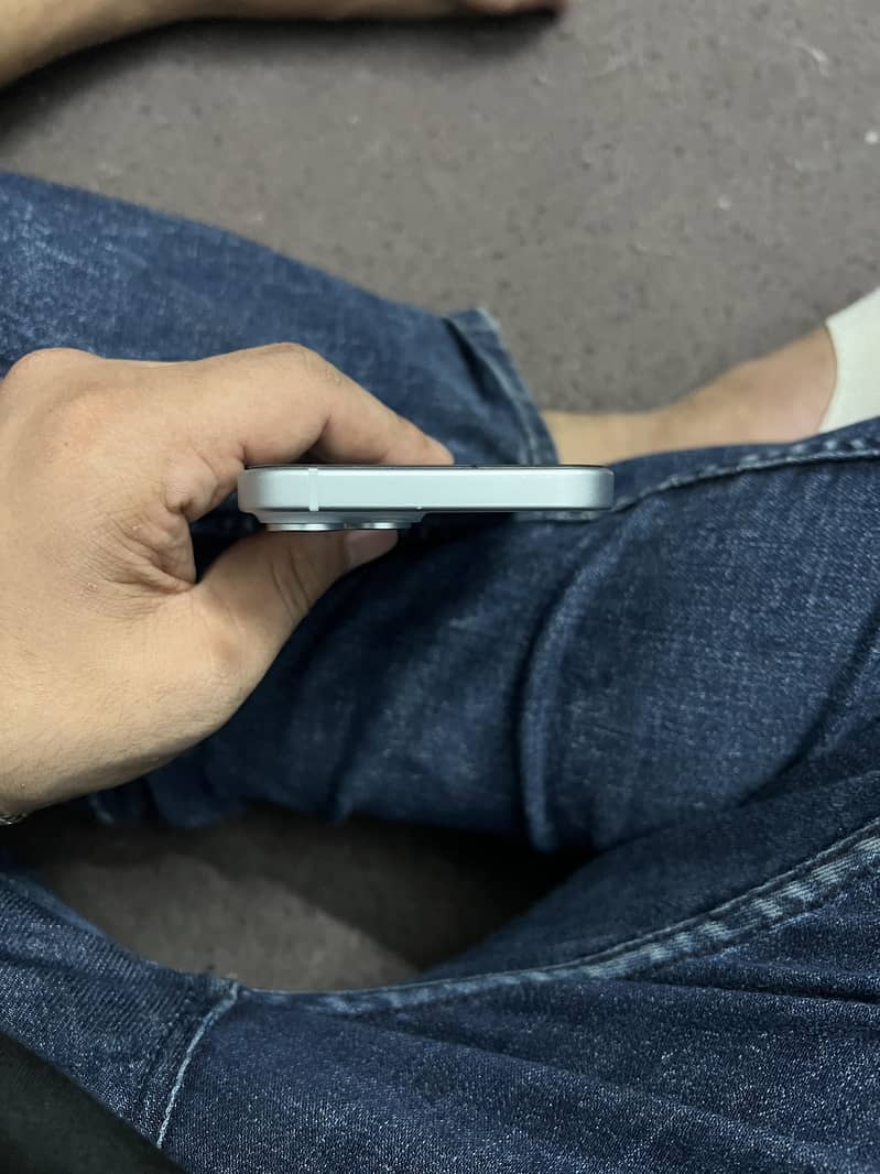 Apple iPhone 15 3