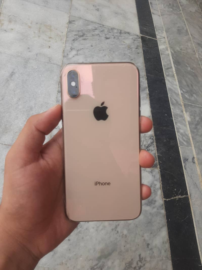 Apple iPhone XS 4