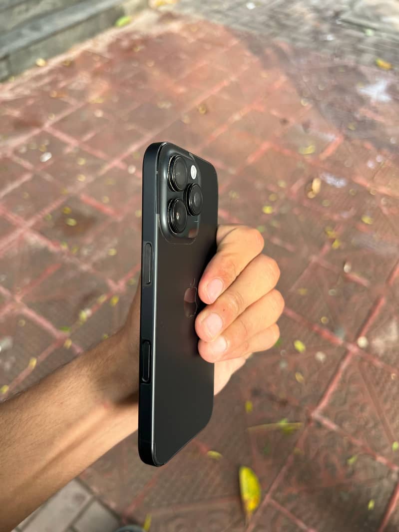 Apple iPhone 16 Pro 5