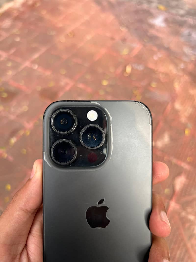 Apple iPhone 16 Pro 6