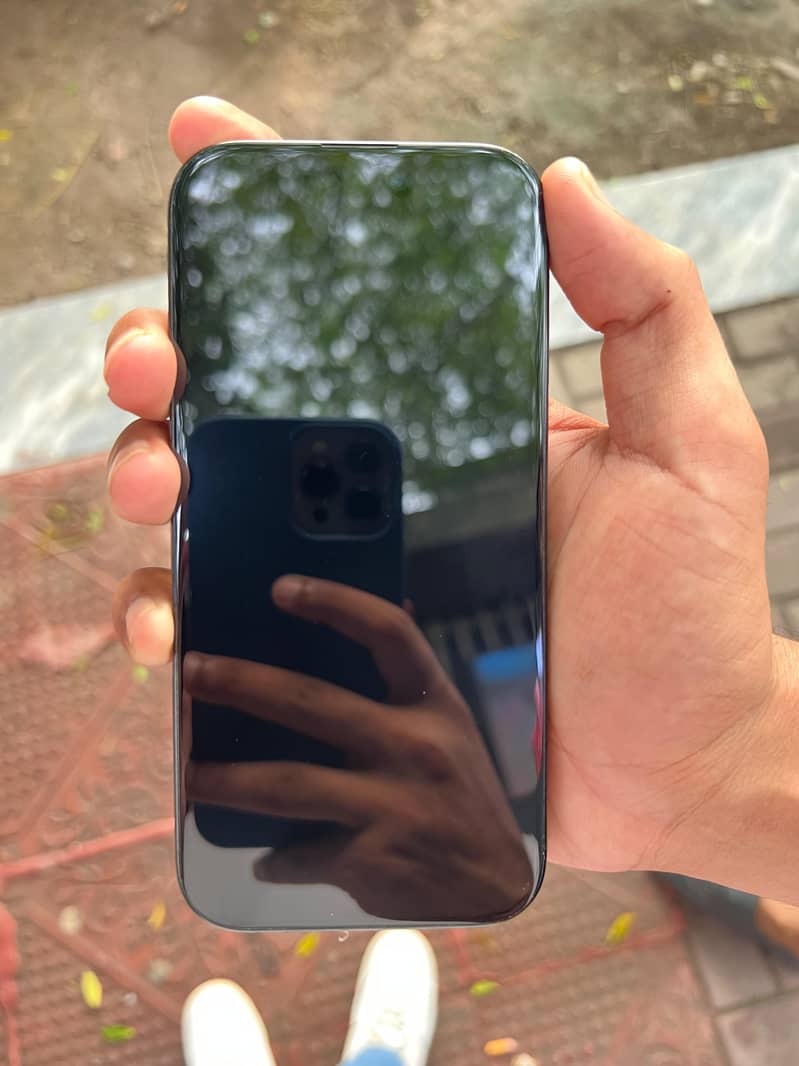 Apple iPhone 16 Pro 7