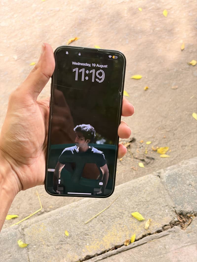 Apple iPhone 15 Pro Max 2