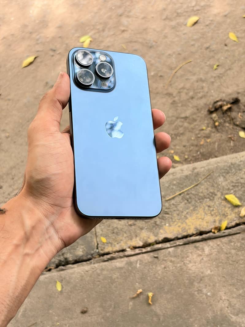Apple iPhone 15 Pro Max 7