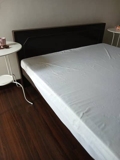 Solid Wood Queen Bed + New Durafoam Mattress