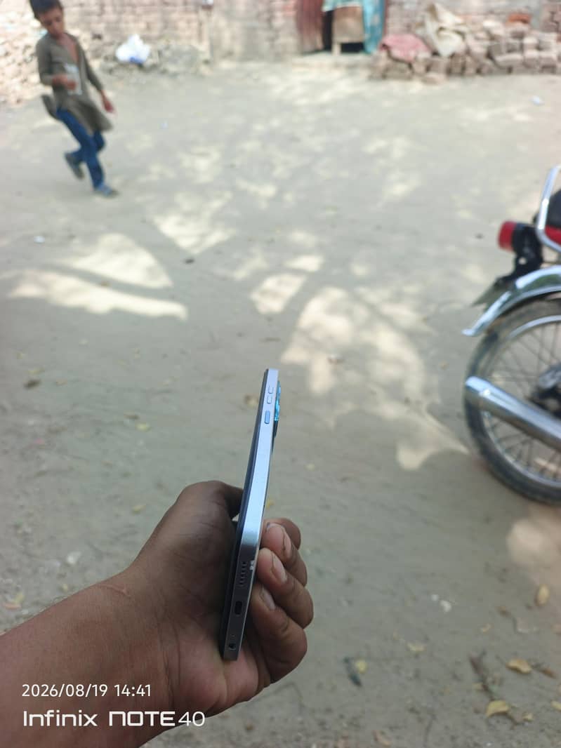 Tecno Spark 20 5