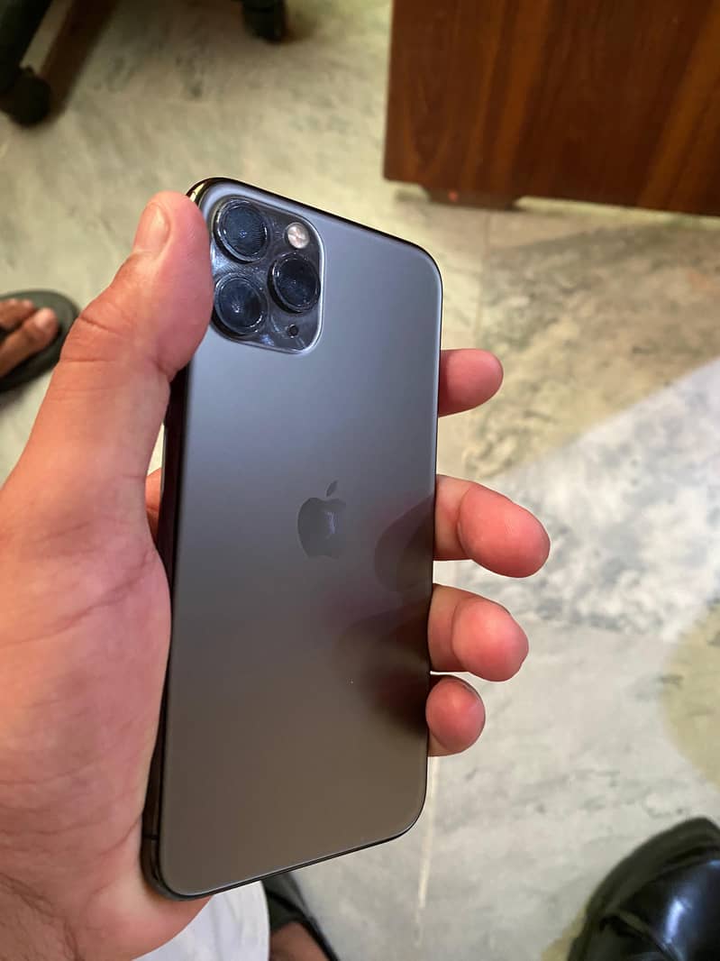 Apple iPhone 11 Pro 2