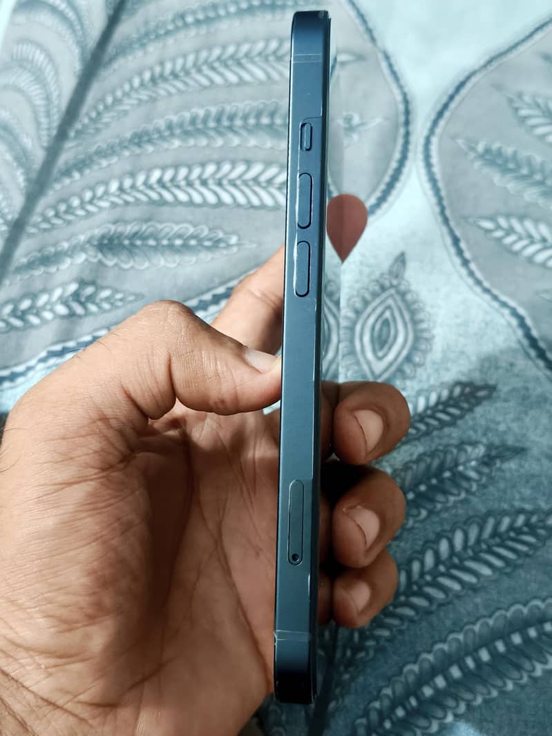 Apple iPhone 13 3