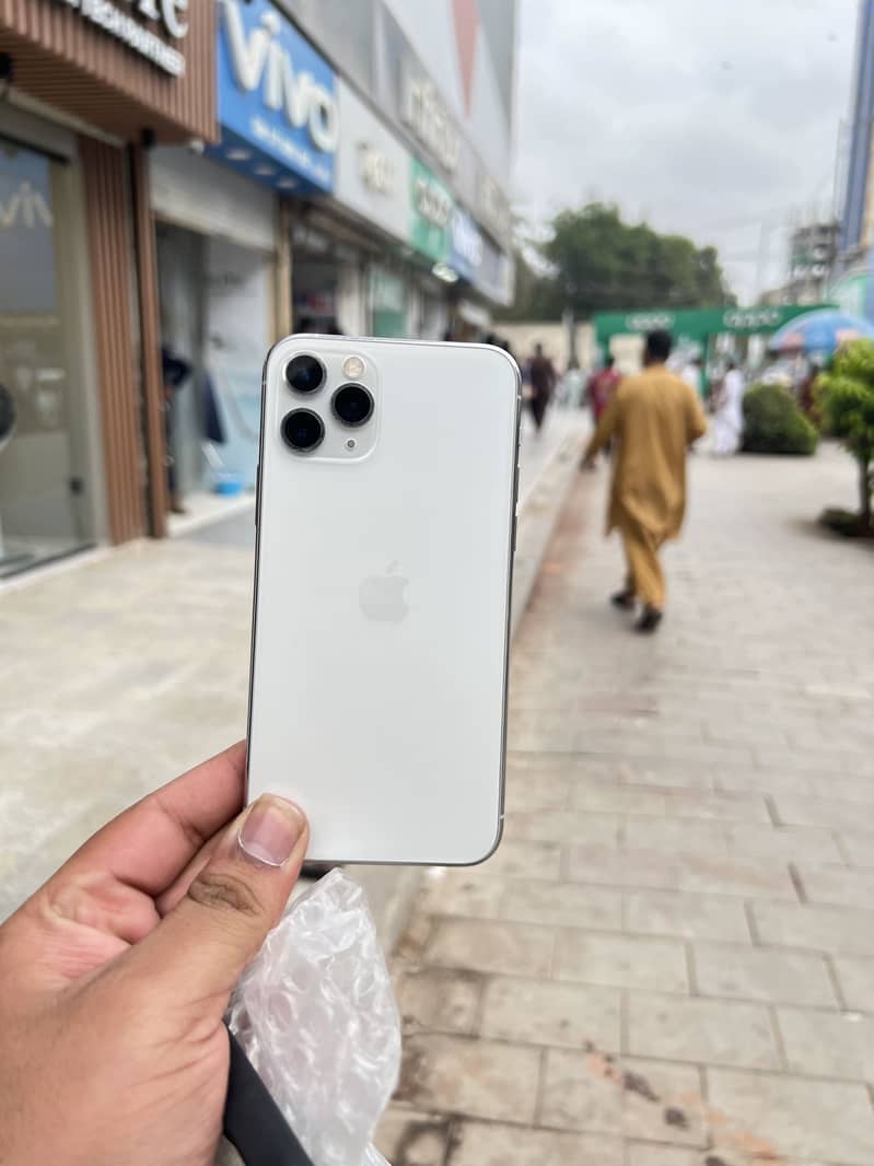 Apple iPhone 11 Pro 5