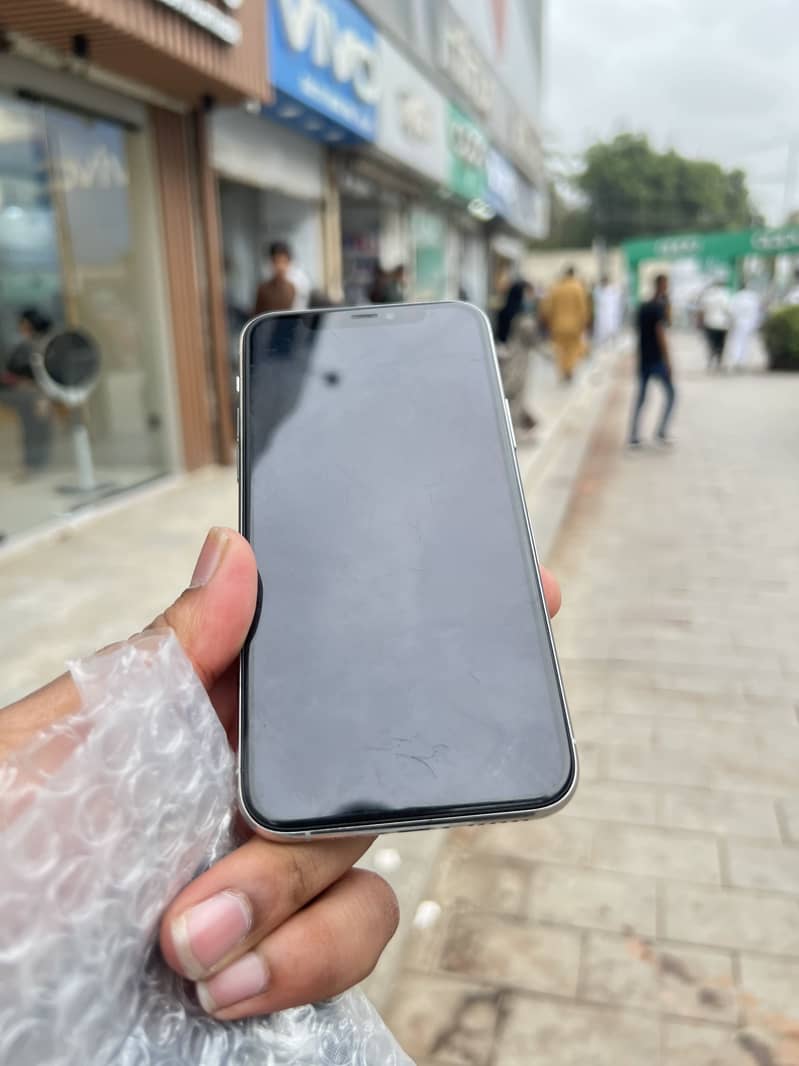 Apple iPhone 11 Pro 7