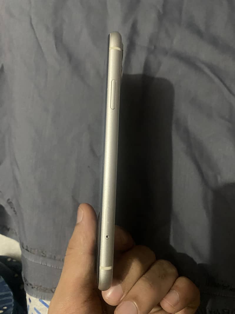Apple iPhone 11 6