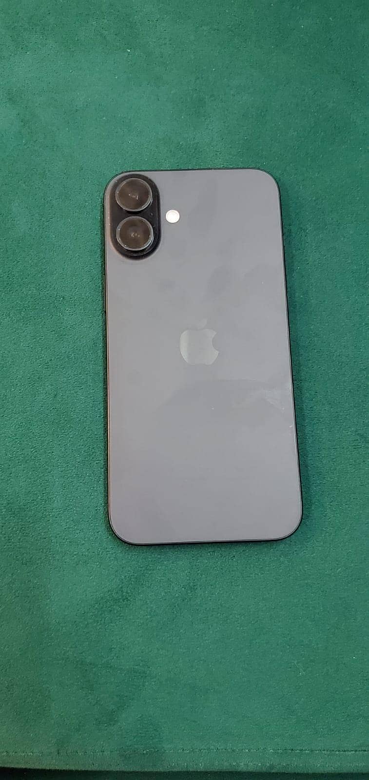 Apple iPhone 16 Plus 0