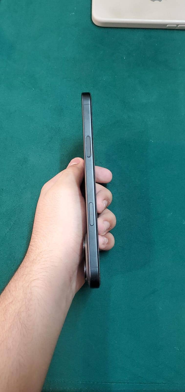 Apple iPhone 16 Plus 3