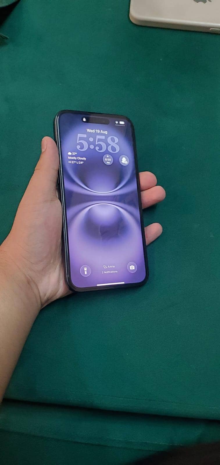 Apple iPhone 16 Plus 9