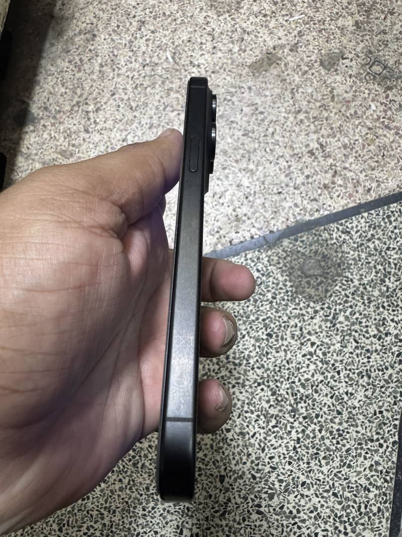 Apple iPhone 15 Pro Max 1