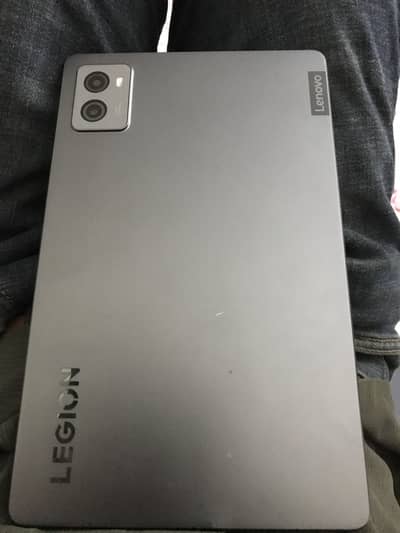 Lenovo Legion y700