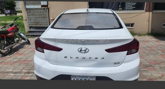 Hyundai Elantra 2021