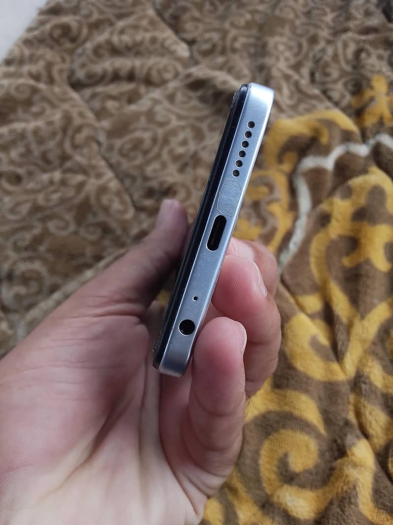 Itel S24 4