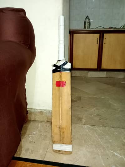 "Wooden Bat  for Sale – Strong, Stylish & Normal Condition. "