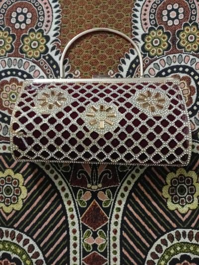 Bridal hand clutch