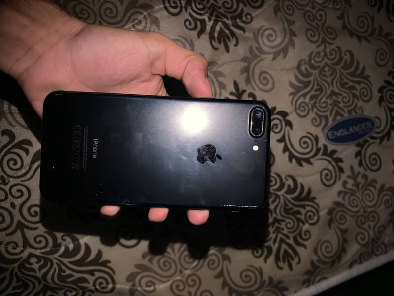 Apple iPhone 7 Plus 2