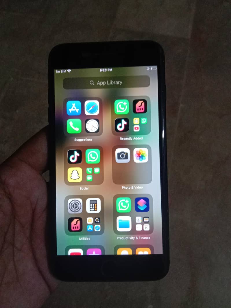 Apple iPhone 7 Plus 2