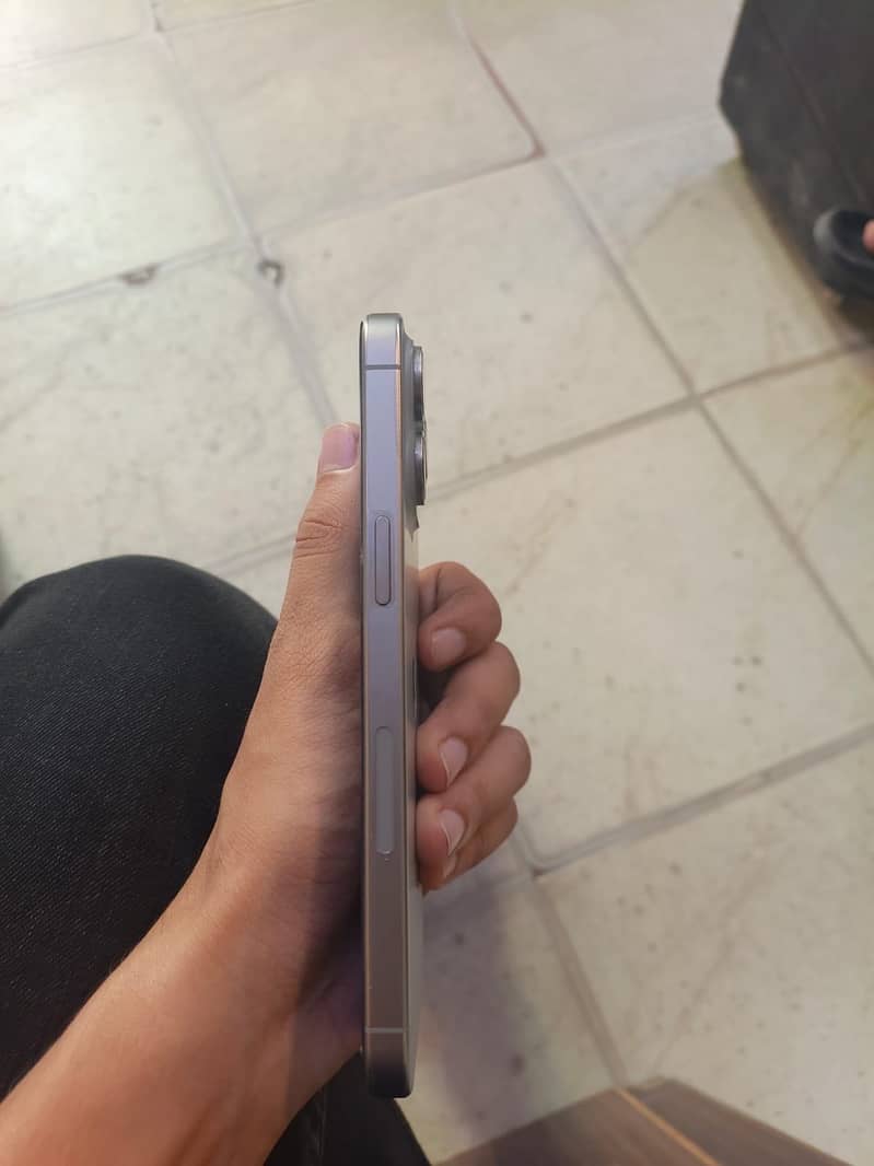 Apple iPhone 15 Pro Max 6