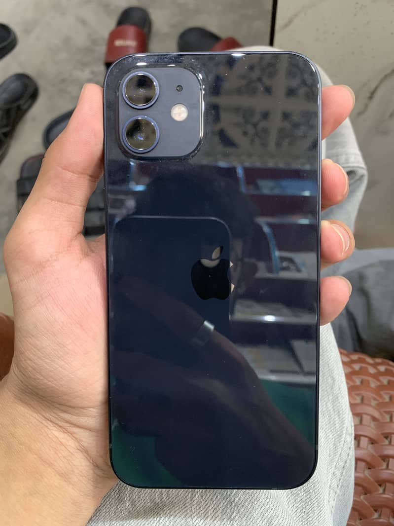 Apple iPhone 12 3