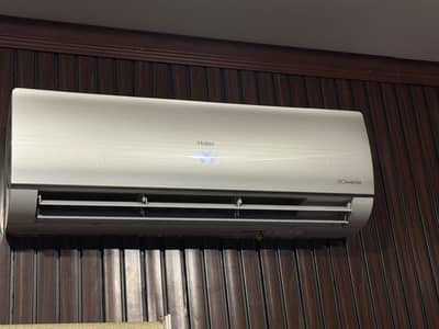 Haier 1.5 Ton DC Inverter AC – 19,000 BTU | Excellent Condition