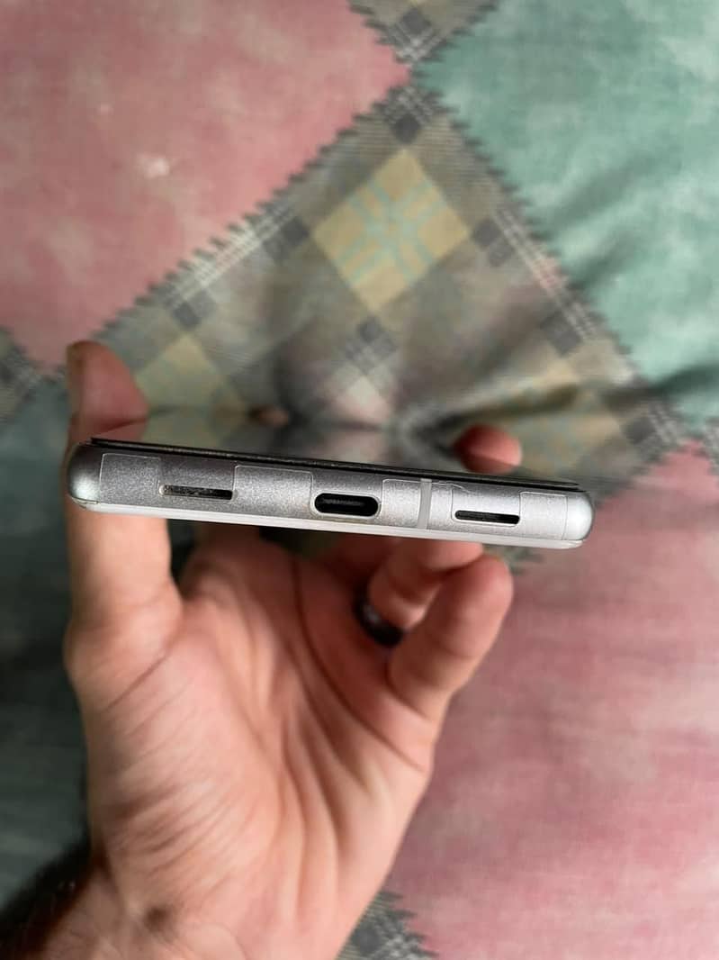 Google Pixel 7a 11