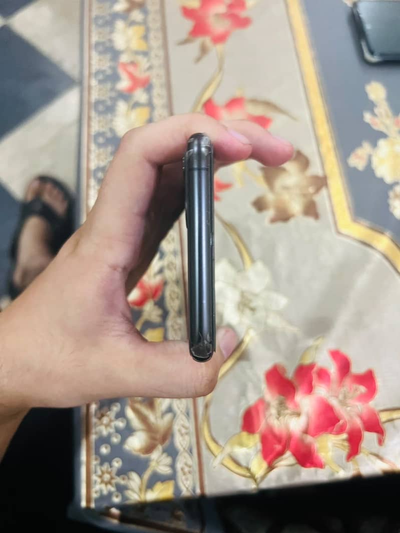 Apple iPhone 11 Pro Max 3