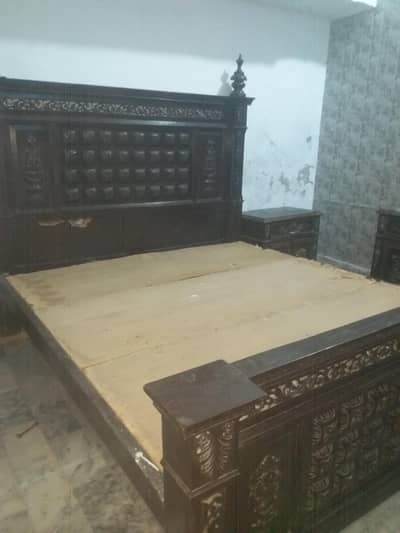 king bed site table. . double bed. chanouti bed 2.5 marla house