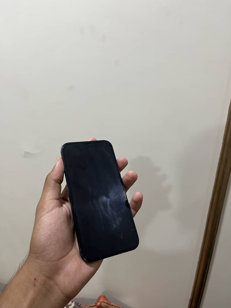 Apple iPhone 12 2