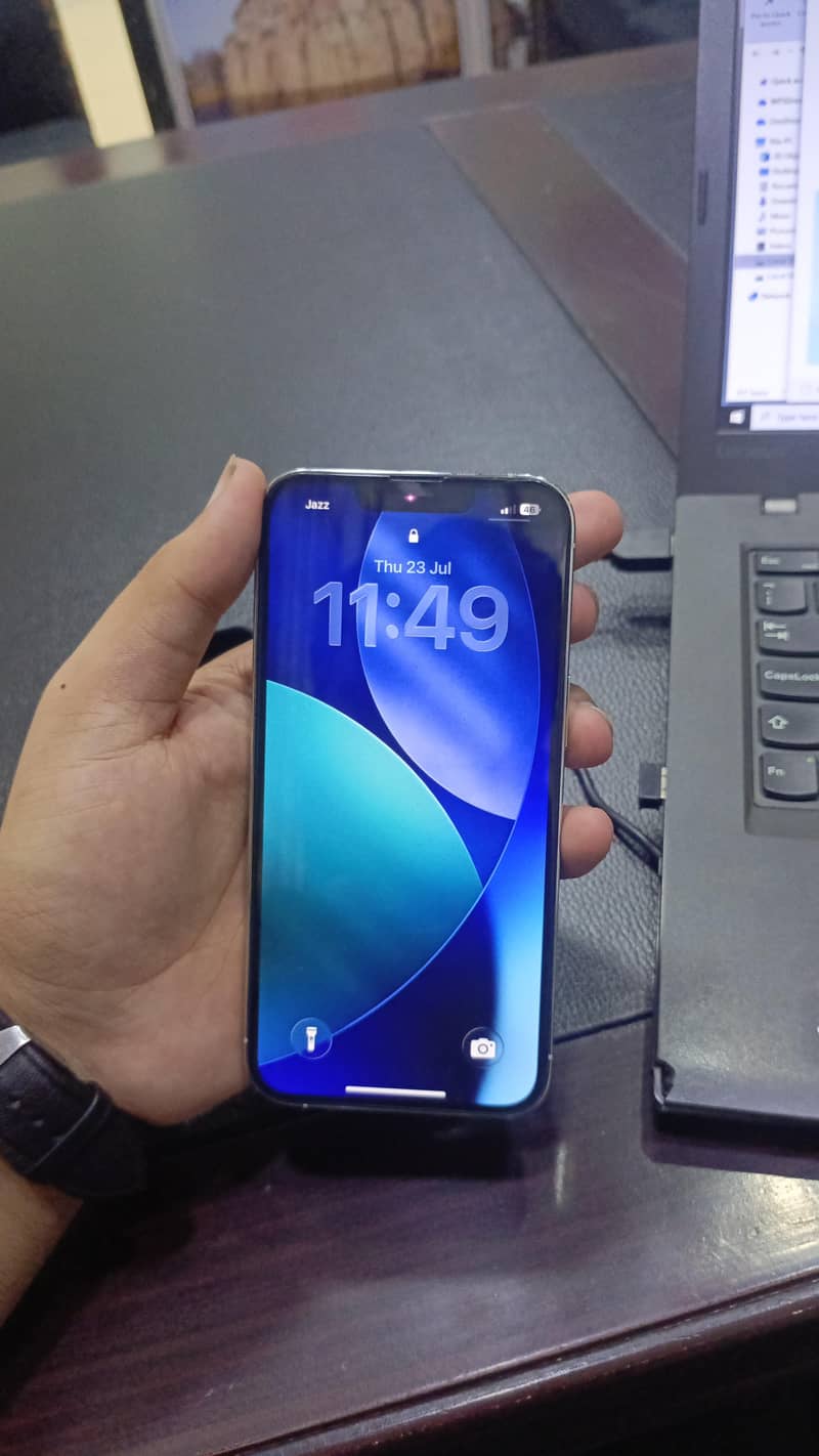 Apple iPhone 13 Pro 0